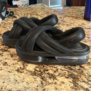 Nike Sandals Isla sz 6